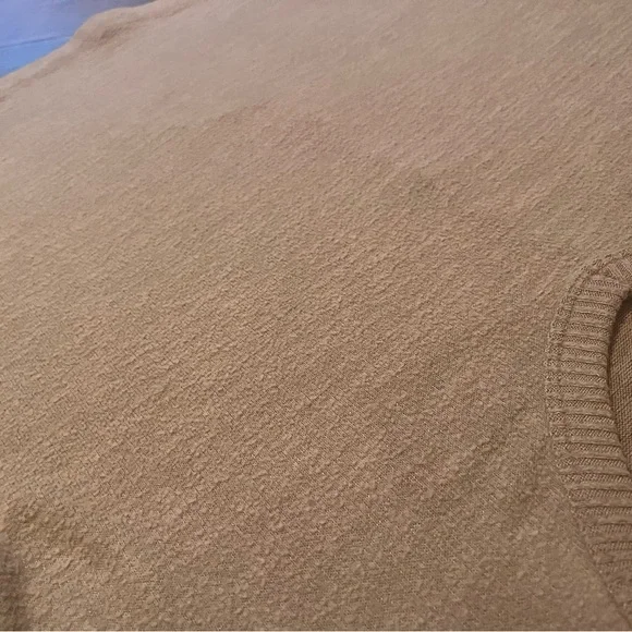 Abercrombie & Fitch Beige Fuzzy Knit Top - Picture 3 of 4